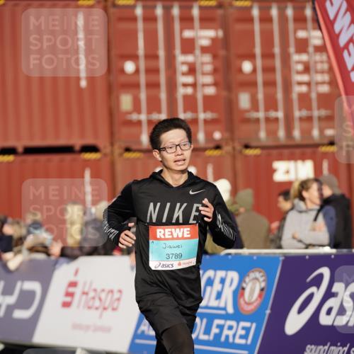 03.10.2025 - Köhlbrandbrückenlauf Michael Burmester http://msf.ph/oto/8994048 03.10.2025 09:55:41 Ziel 1028, 1048, 1490, 3007, 3789 meine-sportfotos.de