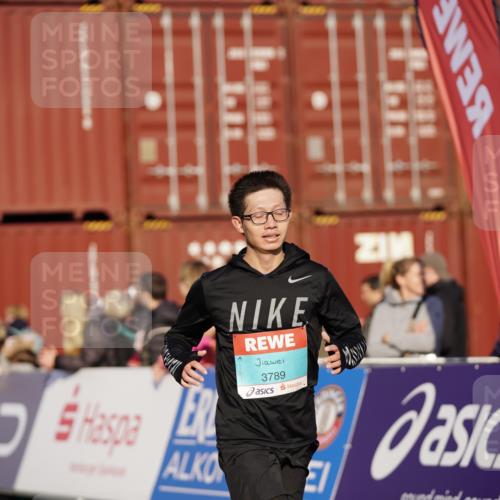 03.10.2025 - Köhlbrandbrückenlauf Michael Burmester http://msf.ph/oto/8994052 03.10.2025 09:55:41 Ziel 1028, 1048, 1490, 3007, 3789 meine-sportfotos.de