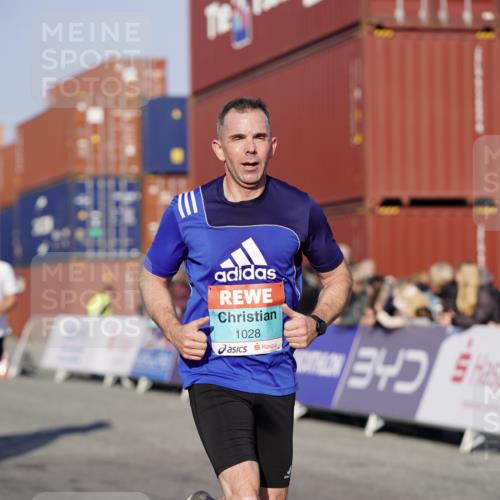 03.10.2025 - Köhlbrandbrückenlauf Michael Burmester http://msf.ph/oto/8994103 03.10.2025 09:55:47 Ziel 1028, 1224, 3007, 3494, 3789 meine-sportfotos.de