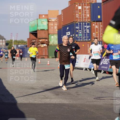 03.10.2025 - Köhlbrandbrückenlauf Michael Burmester http://msf.ph/oto/8994146 03.10.2025 09:55:53 Ziel 1020, 1028, 1036, 1224, 3007, 3143, 3181, 3332, 3494 meine-sportfotos.de