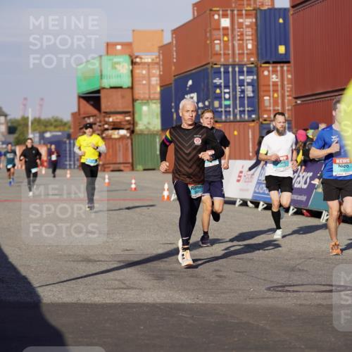 03.10.2025 - Köhlbrandbrückenlauf Michael Burmester http://msf.ph/oto/8994152 03.10.2025 09:55:53 Ziel 1020, 1028, 1036, 1224, 3007, 3143, 3181, 3332, 3494 meine-sportfotos.de