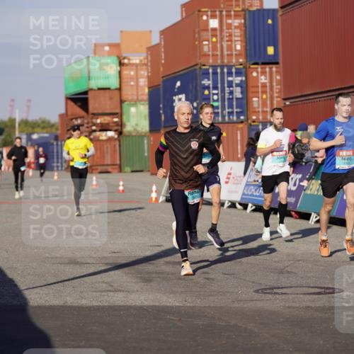 03.10.2025 - Köhlbrandbrückenlauf Michael Burmester http://msf.ph/oto/8994156 03.10.2025 09:55:53 Ziel 1020, 1028, 1036, 1224, 3007, 3143, 3181, 3332, 3494 meine-sportfotos.de