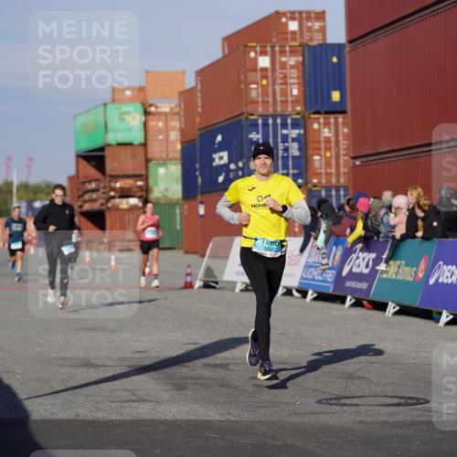 03.10.2025 - Köhlbrandbrückenlauf Michael Burmester http://msf.ph/oto/8994179 03.10.2025 09:55:56 Ziel 1020, 1036, 1095, 1224, 3143, 3181, 3332 meine-sportfotos.de
