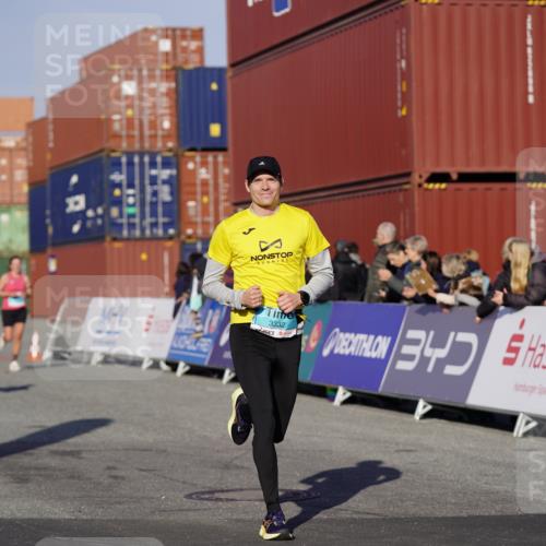 03.10.2025 - Köhlbrandbrückenlauf Michael Burmester http://msf.ph/oto/8994196 03.10.2025 09:55:57 Ziel 1020, 1036, 1095, 1224, 3143, 3181, 3249, 3332 meine-sportfotos.de