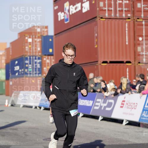 03.10.2025 - Köhlbrandbrückenlauf Michael Burmester http://msf.ph/oto/8994233 03.10.2025 09:56:00 Ziel 1020, 1036, 1095, 3143, 3181, 3223, 3249, 3332 meine-sportfotos.de