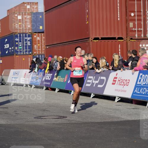 03.10.2025 - Köhlbrandbrückenlauf Michael Burmester http://msf.ph/oto/8994247 03.10.2025 09:56:02 Ziel 1036, 1095, 1230, 3143, 3223, 3249, 3332 meine-sportfotos.de