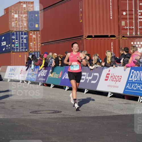 03.10.2025 - Köhlbrandbrückenlauf Michael Burmester http://msf.ph/oto/8994250 03.10.2025 09:56:02 Ziel 1036, 1095, 1230, 3143, 3223, 3249, 3332 meine-sportfotos.de
