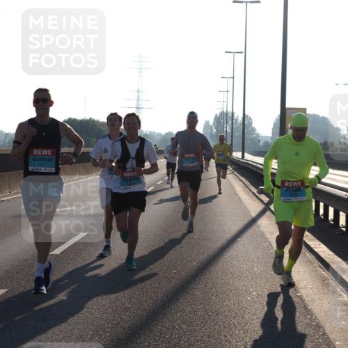 03.10.2025 - Köhlbrandbrückenlauf Fabian Wolf http://msf.ph/oto/8996070 03.10.2025 09:12:23 Position 3 1017, 3153, 117, 3460 meine-sportfotos.de