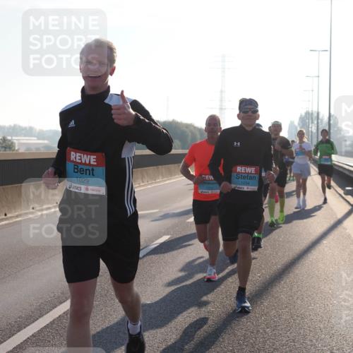 03.10.2025 - Köhlbrandbrückenlauf Fabian Wolf http://msf.ph/oto/8996537 03.10.2025 09:13:06 Position 3 1029, 1012, 1034 meine-sportfotos.de