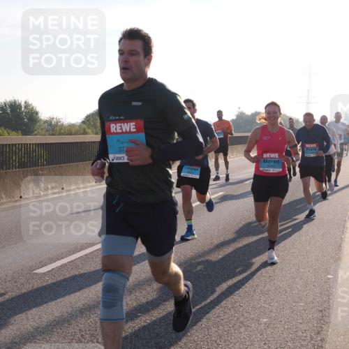 03.10.2025 - Köhlbrandbrückenlauf Fabian Wolf http://msf.ph/oto/8996908 03.10.2025 09:13:42 Position 3 372, 3249, 3223 meine-sportfotos.de