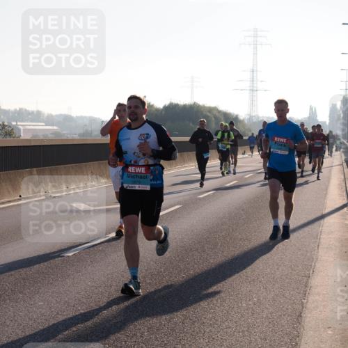 03.10.2025 - Köhlbrandbrückenlauf Fabian Wolf http://msf.ph/oto/8996955 03.10.2025 09:13:49 Position 3 2879, 1030 meine-sportfotos.de