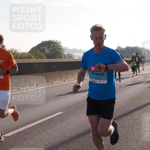 03.10.2025 - Köhlbrandbrückenlauf Fabian Wolf http://msf.ph/oto/8996986 03.10.2025 09:13:51 Position 3 1423, 1030 meine-sportfotos.de