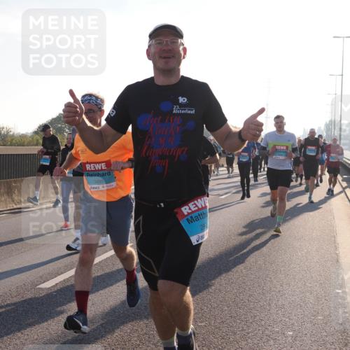 03.10.2025 - Köhlbrandbrückenlauf Fabian Wolf http://msf.ph/oto/8997804 03.10.2025 09:15:19 Position 3 3495, 23, 292 meine-sportfotos.de