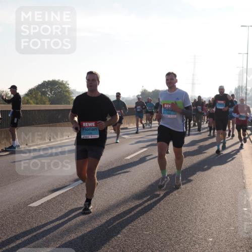 03.10.2025 - Köhlbrandbrückenlauf Fabian Wolf http://msf.ph/oto/8997835 03.10.2025 09:15:20 Position 3 3817, 1146, 1226 meine-sportfotos.de