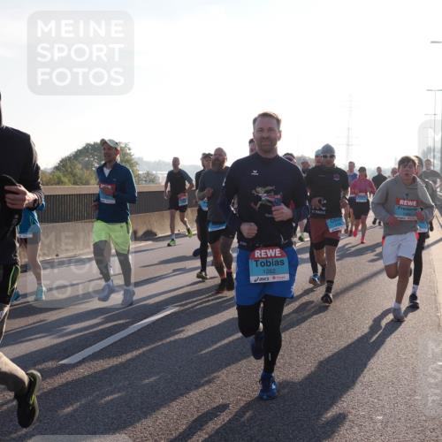 03.10.2025 - Köhlbrandbrückenlauf Fabian Wolf http://msf.ph/oto/8998012 03.10.2025 09:15:26 Position 3 071, 1144, 1997, 1262, 1396 meine-sportfotos.de