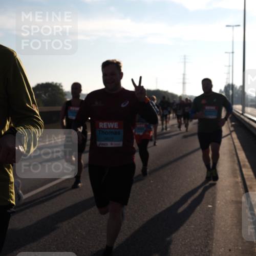 03.10.2025 - Köhlbrandbrückenlauf Fabian Wolf http://msf.ph/oto/8998247 03.10.2025 09:15:43 Position 3 17, 3603, 1 meine-sportfotos.de