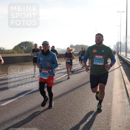 03.10.2025 - Köhlbrandbrückenlauf Fabian Wolf http://msf.ph/oto/8998276 03.10.2025 09:15:44 Position 3 1274, 1330, 1213 meine-sportfotos.de
