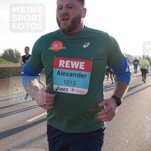 03.10.2025 - Köhlbrandbrückenlauf Fabian Wolf http://msf.ph/oto/8998321 03.10.2025 09:15:45 Position 3 30, 1213 meine-sportfotos.de