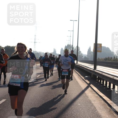03.10.2025 - Köhlbrandbrückenlauf Fabian Wolf http://msf.ph/oto/8998720 03.10.2025 09:16:08 Position 3 2, 3465, 1116 meine-sportfotos.de