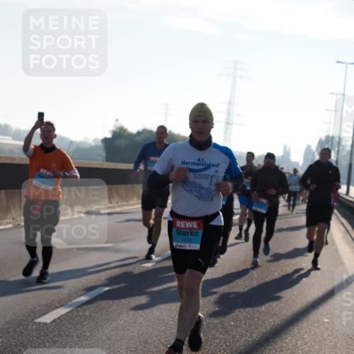 03.10.2025 - Köhlbrandbrückenlauf Fabian Wolf http://msf.ph/oto/8998770 03.10.2025 09:16:10 Position 3 41, 1116 meine-sportfotos.de