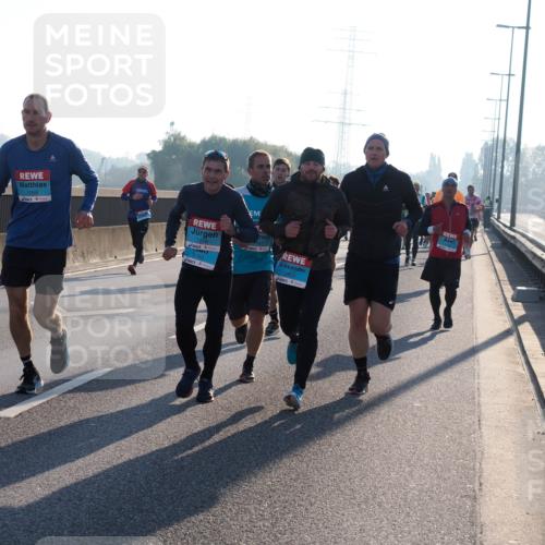 03.10.2025 - Köhlbrandbrückenlauf Fabian Wolf http://msf.ph/oto/8998796 03.10.2025 09:16:11 Position 3 1058, 1218, 3160, 2959 meine-sportfotos.de