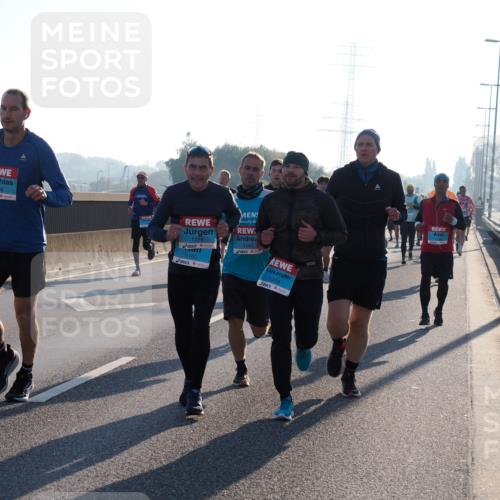 03.10.2025 - Köhlbrandbrückenlauf Fabian Wolf http://msf.ph/oto/8998807 03.10.2025 09:16:12 Position 3 1058, 1218, 3160, 1141, 2959 meine-sportfotos.de