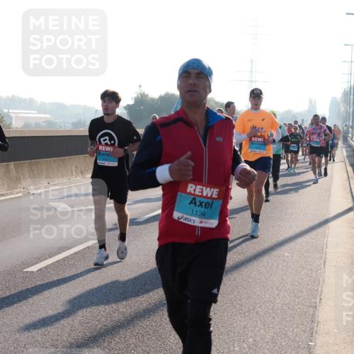 03.10.2025 - Köhlbrandbrückenlauf Fabian Wolf http://msf.ph/oto/8998896 03.10.2025 09:16:16 Position 3 2901, 1134, 1 meine-sportfotos.de