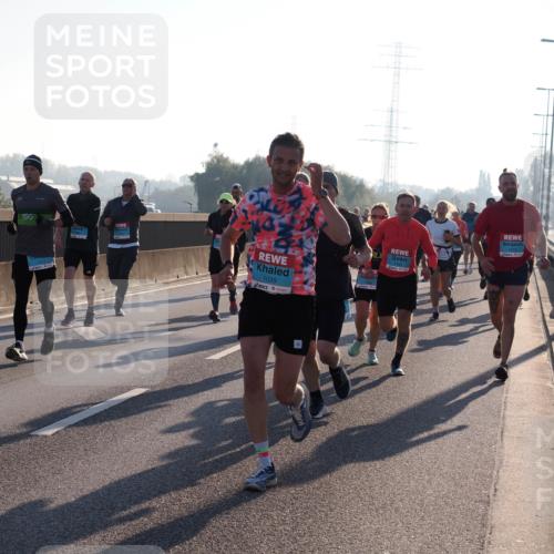03.10.2025 - Köhlbrandbrückenlauf Fabian Wolf http://msf.ph/oto/8999032 03.10.2025 09:16:22 Position 3 1526, 1311, 1039, 1273 meine-sportfotos.de