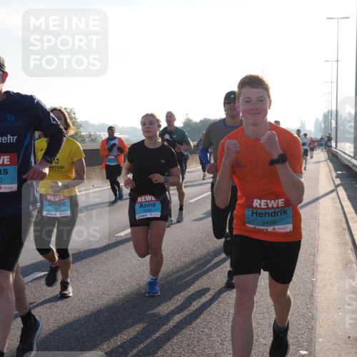 03.10.2025 - Köhlbrandbrückenlauf Fabian Wolf http://msf.ph/oto/8999199 03.10.2025 09:16:30 Position 3 1250, 3333, 1242, 2, 3496 meine-sportfotos.de