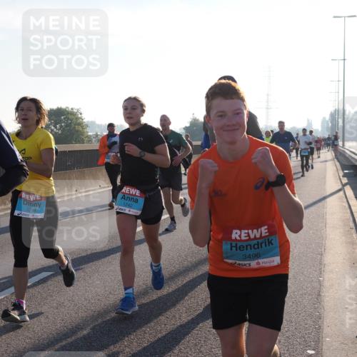 03.10.2025 - Köhlbrandbrückenlauf Fabian Wolf http://msf.ph/oto/8999203 03.10.2025 09:16:31 Position 3 250, 3333, 1242, 3496 meine-sportfotos.de