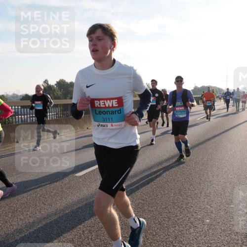 03.10.2025 - Köhlbrandbrückenlauf Fabian Wolf http://msf.ph/oto/8999470 03.10.2025 09:16:40 Position 3 2822, 3111, 1415 meine-sportfotos.de