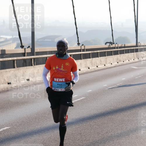 03.10.2025 - Köhlbrandbrückenlauf Julia Fischer http://msf.ph/oto/8999475 03.10.2025 09:16:26 Position 1 3714 meine-sportfotos.de