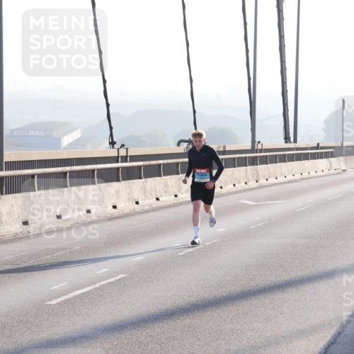 03.10.2025 - Köhlbrandbrückenlauf Julia Fischer http://msf.ph/oto/8999493 03.10.2025 09:17:15 Position 1  meine-sportfotos.de