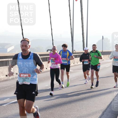 03.10.2025 - Köhlbrandbrückenlauf Julia Fischer http://msf.ph/oto/8999521 03.10.2025 09:17:30 Position 1 86, 7, 1041 meine-sportfotos.de