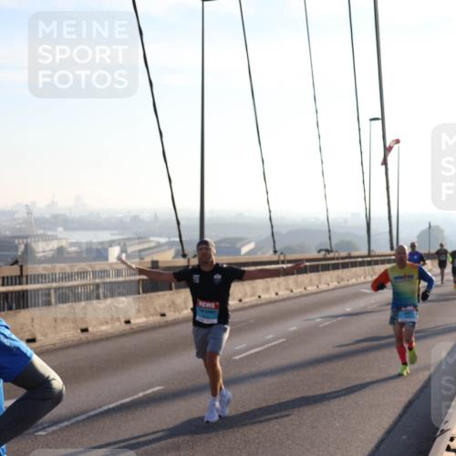 03.10.2025 - Köhlbrandbrückenlauf Julia Fischer http://msf.ph/oto/8999793 03.10.2025 09:18:59 Position 1  meine-sportfotos.de