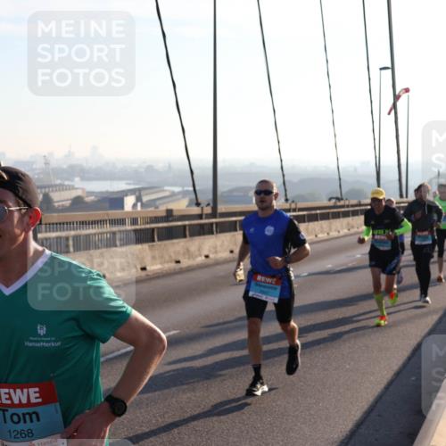 03.10.2025 - Köhlbrandbrückenlauf Julia Fischer http://msf.ph/oto/8999818 03.10.2025 09:19:04 Position 1 1268 meine-sportfotos.de