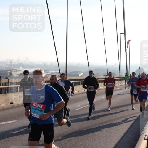 03.10.2025 - Köhlbrandbrückenlauf Julia Fischer http://msf.ph/oto/8999909 03.10.2025 09:19:26 Position 1 3078 meine-sportfotos.de