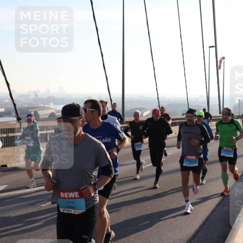 03.10.2025 - Köhlbrandbrückenlauf Julia Fischer http://msf.ph/oto/8999969 03.10.2025 09:19:40 Position 1 3494, 3785 meine-sportfotos.de