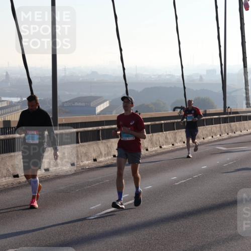 03.10.2025 - Köhlbrandbrückenlauf Julia Fischer http://msf.ph/oto/8999995 03.10.2025 09:19:45 Position 1  meine-sportfotos.de