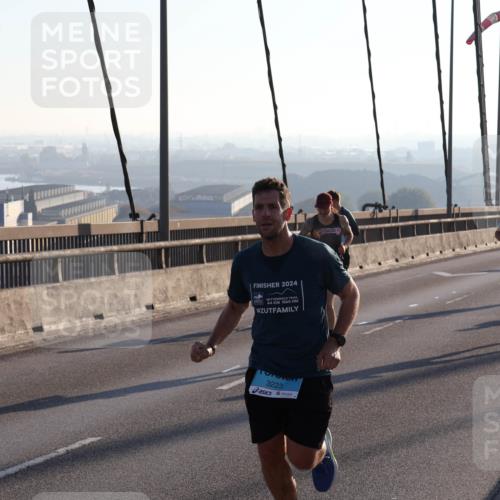 03.10.2025 - Köhlbrandbrückenlauf Julia Fischer http://msf.ph/oto/9000008 03.10.2025 09:19:51 Position 1 2024, 44, 1860, 3223 meine-sportfotos.de