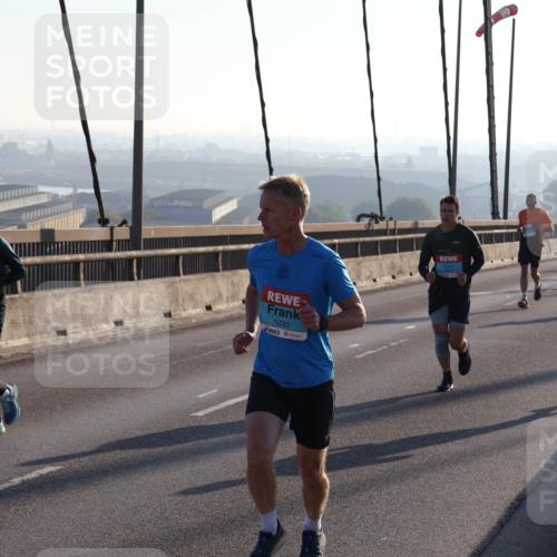03.10.2025 - Köhlbrandbrückenlauf Julia Fischer http://msf.ph/oto/9000017 03.10.2025 09:19:55 Position 1 1027, 1030 meine-sportfotos.de