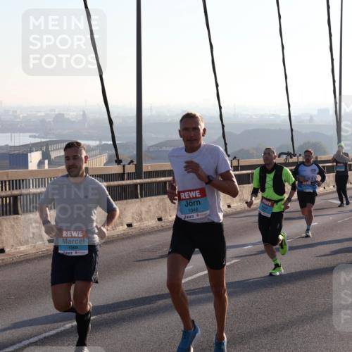 03.10.2025 - Köhlbrandbrückenlauf Julia Fischer http://msf.ph/oto/9000060 03.10.2025 09:20:05 Position 1 1069, 1048 meine-sportfotos.de