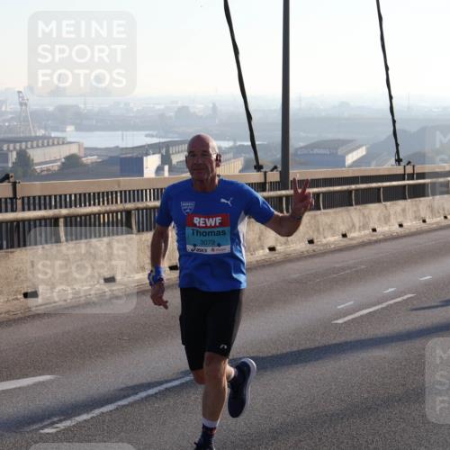 03.10.2025 - Köhlbrandbrückenlauf Julia Fischer http://msf.ph/oto/9000138 03.10.2025 09:20:20 Position 1 3079 meine-sportfotos.de