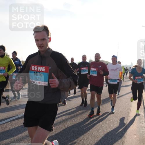 03.10.2025 - Köhlbrandbrückenlauf Fabian Wolf http://msf.ph/oto/9000149 03.10.2025 09:17:02 Position 3 3233, 1623, 1181, 1191, 3426, 1626 meine-sportfotos.de