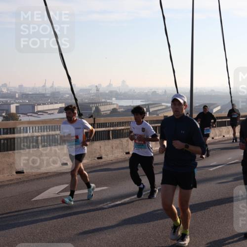 03.10.2025 - Köhlbrandbrückenlauf Julia Fischer http://msf.ph/oto/9000258 03.10.2025 09:20:49 Position 1 24 meine-sportfotos.de