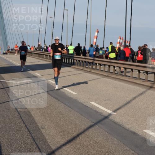 03.10.2025 - Köhlbrandbrückenlauf Julia Fischer http://msf.ph/oto/9000279 03.10.2025 09:34:28 Position 2  meine-sportfotos.de