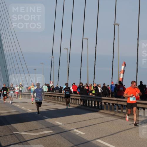 03.10.2025 - Köhlbrandbrückenlauf Julia Fischer http://msf.ph/oto/9000353 03.10.2025 09:34:45 Position 2  meine-sportfotos.de