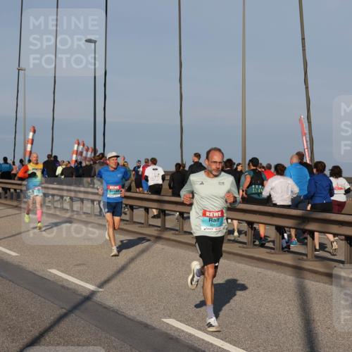 03.10.2025 - Köhlbrandbrückenlauf Julia Fischer http://msf.ph/oto/9000431 03.10.2025 09:34:55 Position 2 3267, 3008 meine-sportfotos.de