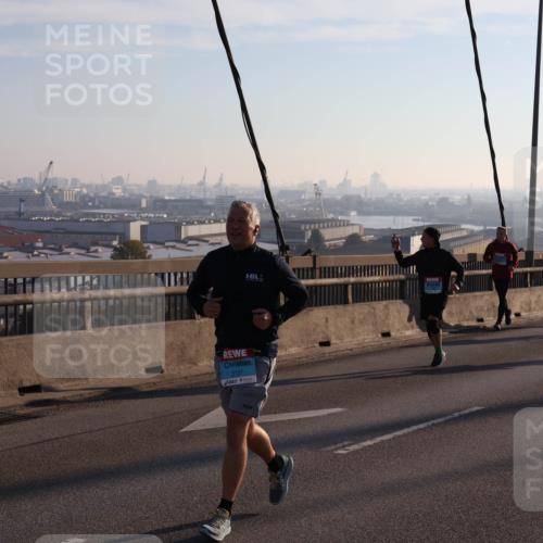 03.10.2025 - Köhlbrandbrückenlauf Julia Fischer http://msf.ph/oto/9000472 03.10.2025 09:21:18 Position 1 3137 meine-sportfotos.de