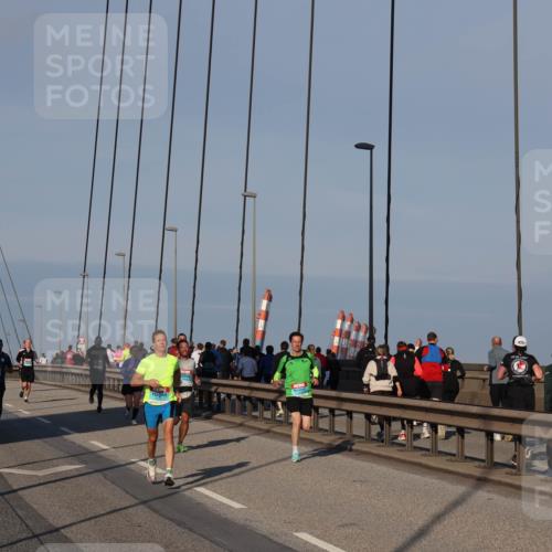 03.10.2025 - Köhlbrandbrückenlauf Julia Fischer http://msf.ph/oto/9000503 03.10.2025 09:35:09 Position 2  meine-sportfotos.de